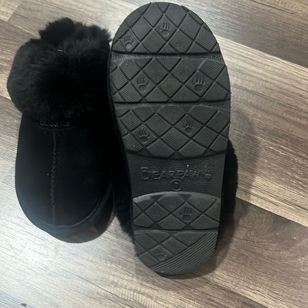 Bearpaw - size 7